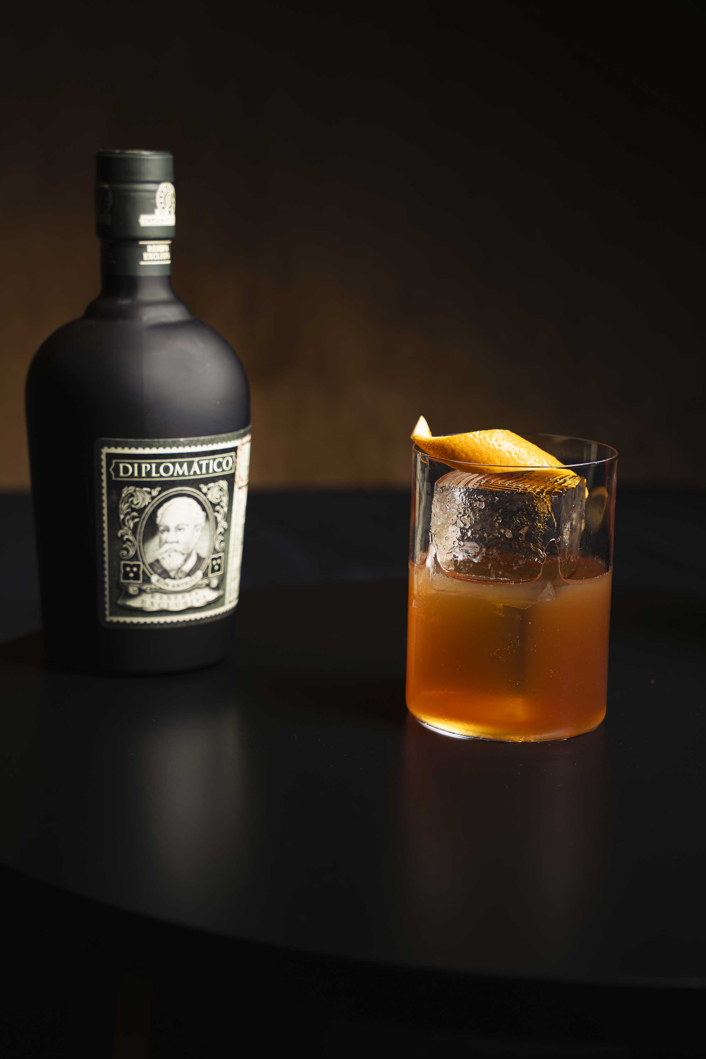 Cocktails artisanaux servis au rooftop bar Le I à Thionville